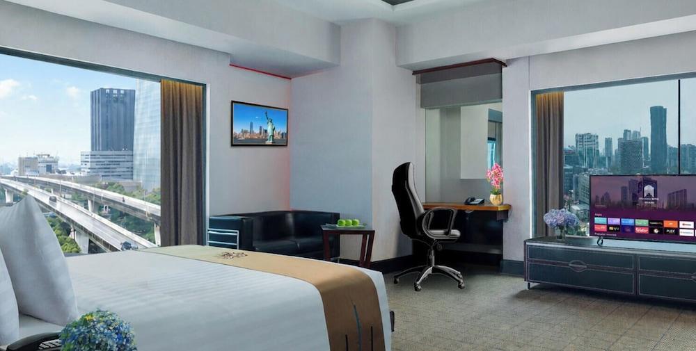 Manhattan Hotel Jakarta Room Type - Mars & Venus Suite
