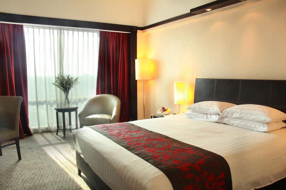 Millennium Hotel Sirih - Tap to explore photos