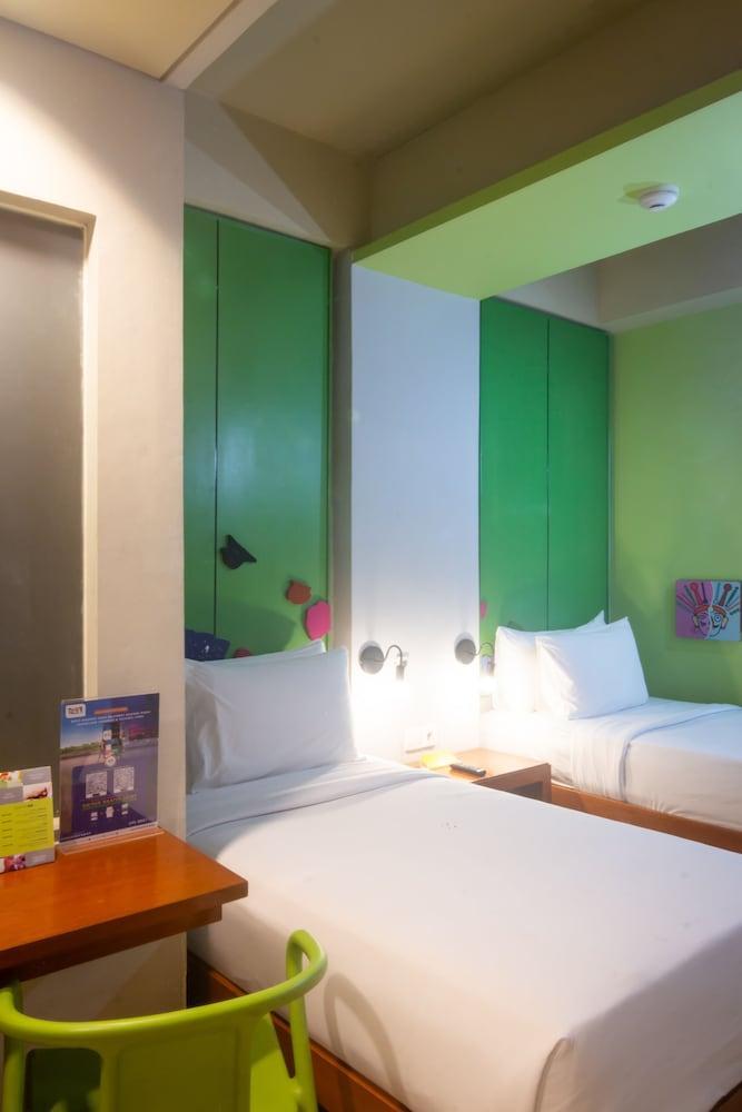 MaxOne Sabang Jakarta Room Type - Happiness Twin Bed (Room Only)