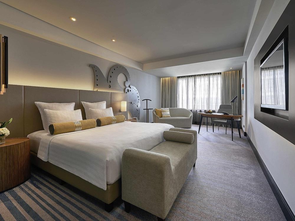 Pullman Jakarta Indonesia Room Type - Deluxe Room, 1 King Bed (Grand Executive)