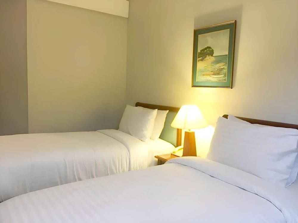 Paragon Gallery Hotel - Tap to explore photos