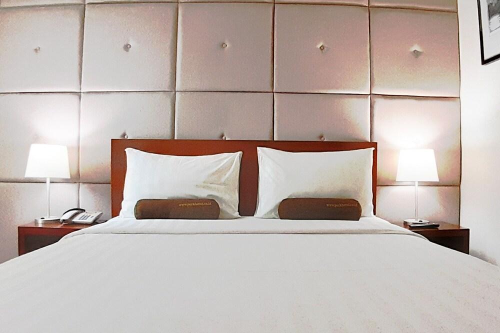 PARK HOTEL Cawang - Jakarta Room Type - Standard Room, 1 Queen Bed