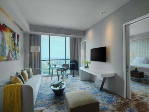 Pullman Jakarta Central Park Room Type - Executive King Suite with Park View Pullman Jakarta Central Park Room Type - Executive King Suite with Park View