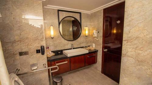 REDTOP Hotel & Convention Center Room Type - Superior Double or Twin Room