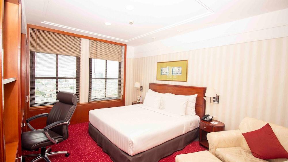 REDTOP Hotel & Convention Center Room Type - Executive Suite