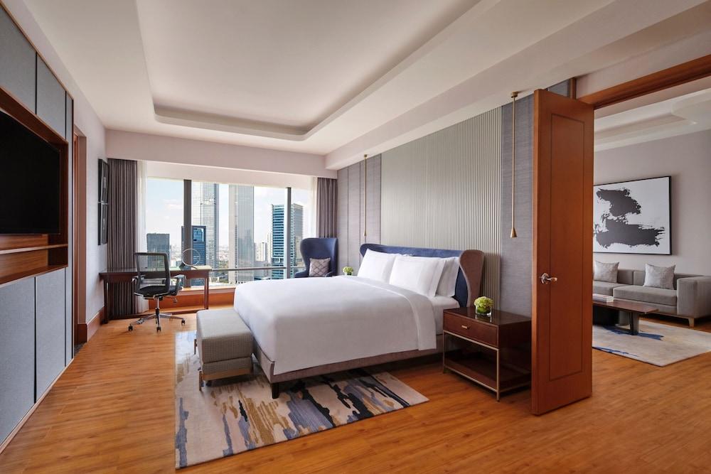 The Ritz-Carlton Jakarta, Mega Kuningan Room Type - Junior Suite, 1 Bedroom