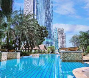 The Ritz-Carlton Jakarta, Mega Kuningan - Tap to explore photos