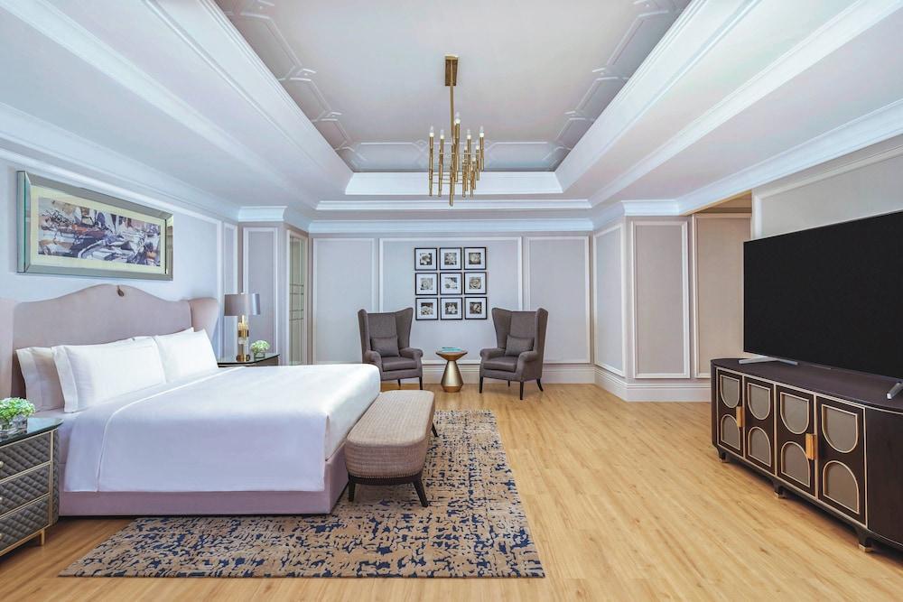 The Ritz-Carlton Jakarta, Mega Kuningan Room Type - Presidential Suite, 1 King Bed, City View