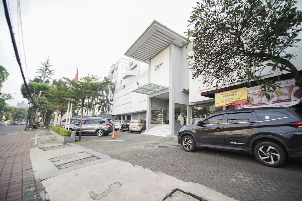 Sofyan Hotel Soepomo - Tap to explore photos