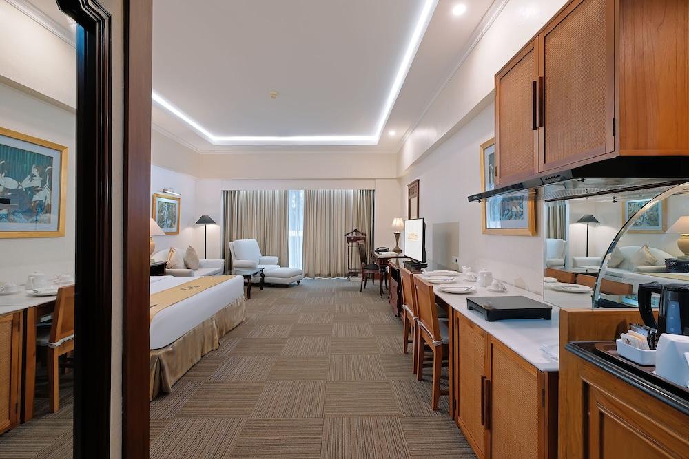 Sunlake Waterfront Resort and Convention Room Type - Executive Room