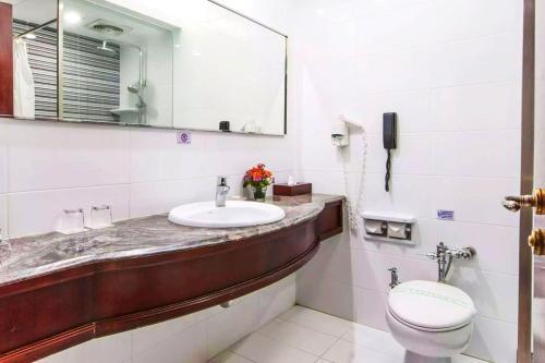 Sunlake Waterfront Resort and Convention Room Type - Executive Suite