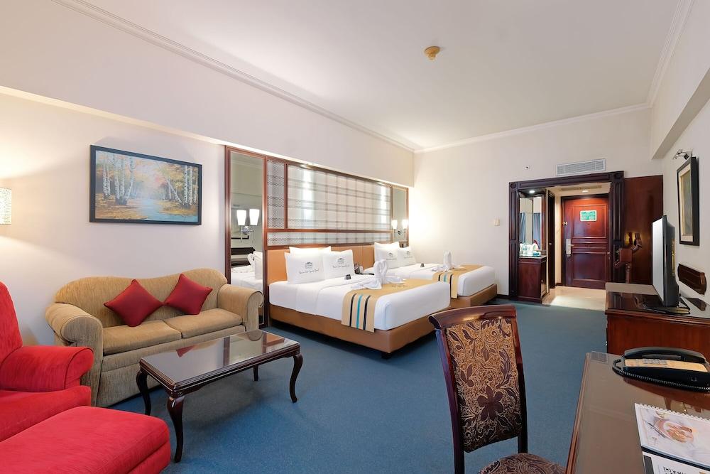 Sunlake Waterfront Resort and Convention Room Type - Deluxe Family Sunlake Waterfront Resort and Convention Room Type - Deluxe Family