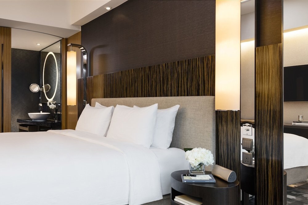 Hotel ICON Room Type - ICON 36 City View King Room