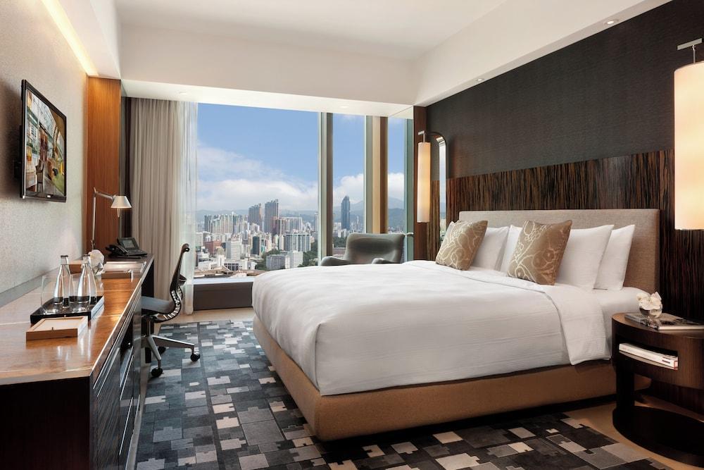 Hotel ICON Room Type - ICON 36 City View King Room