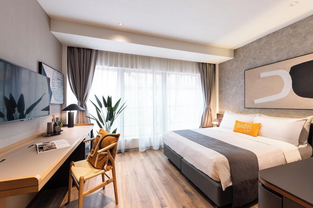 Dash Living on Prat Room Type - Executive King Room with Bathtub Dash Living on Prat Room Type - Executive King Room with Bathtub
