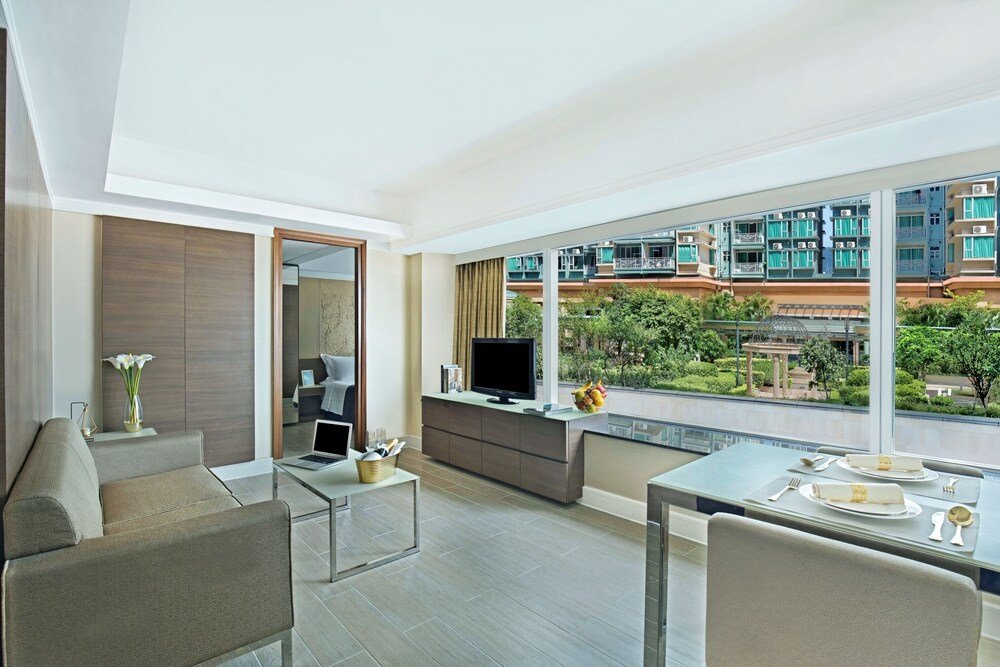 Harbour Plaza 8 Degrees Room Type - Suite