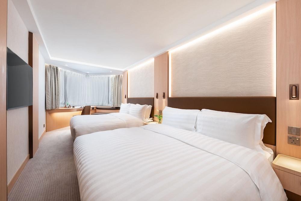 The Kimberley Hotel Room Type - Newly Renovated Family Room with Two Queen Bed
