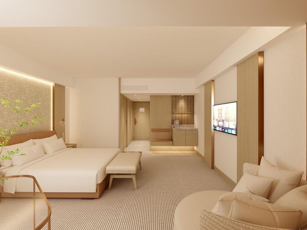 The Kimberley Hotel Room Type - Newly Renovated Deluxe Room with Queen Bed