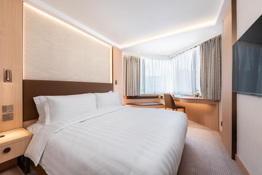 The Kimberley Hotel Room Type - Newly Renovated Superior Room with Queen bed The Kimberley Hotel Room Type - Newly Renovated Superior Room with Queen bed