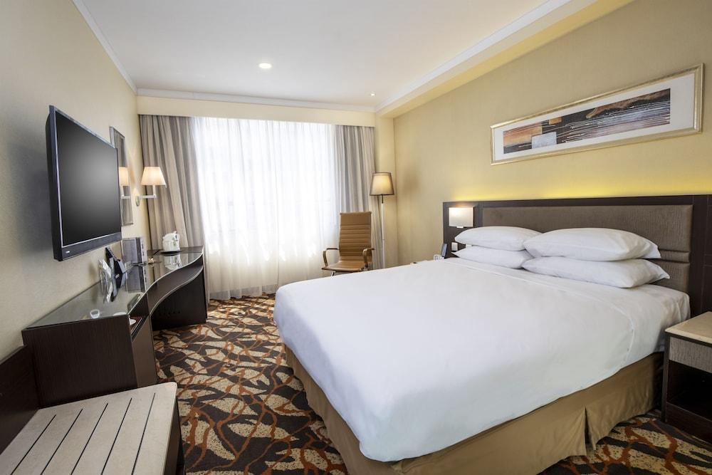 Metropark Hotel Kowloon Hong Kong Room Type - Deluxe Double Room