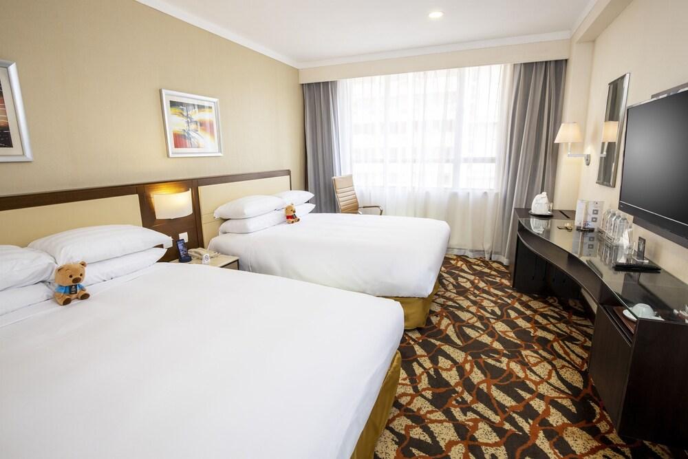 Metropark Hotel Kowloon Room Type - Deluxe Family Room