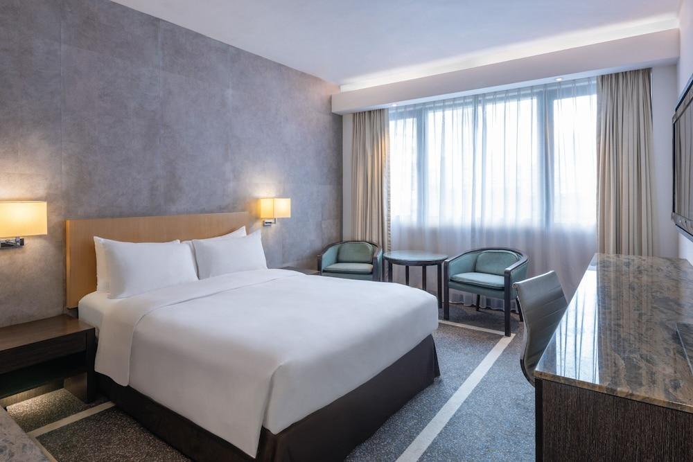 The Marco Polo Gateway Room Type - Deluxe Double Room