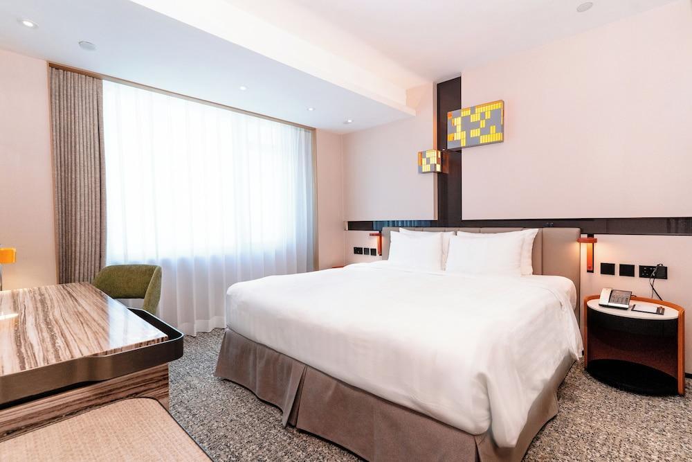Nathan Hotel Room Type - Platinum Room with 2 breakfasts Nathan Hotel Room Type - Platinum Room with 2 breakfasts