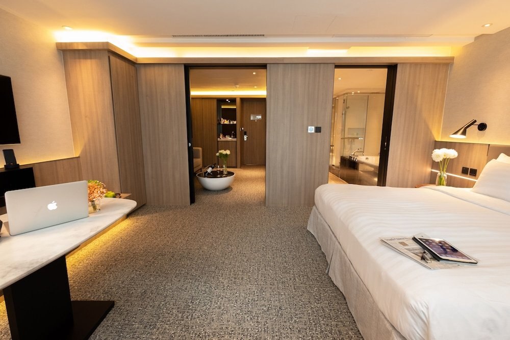 Nathan Hotel Room Type - Nathan Suite with 2 breakfasts