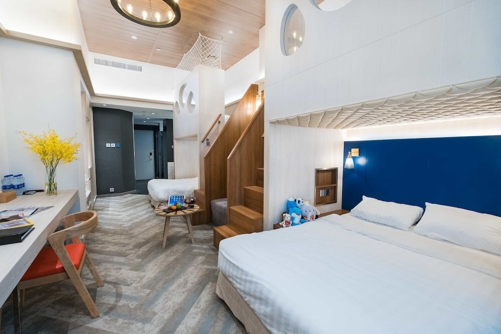 Nathan Hotel Room Type - Luxury 6 Family Room with 6 breakfasts Nathan Hotel Room Type - Luxury 6 Family Room with 6 breakfasts
