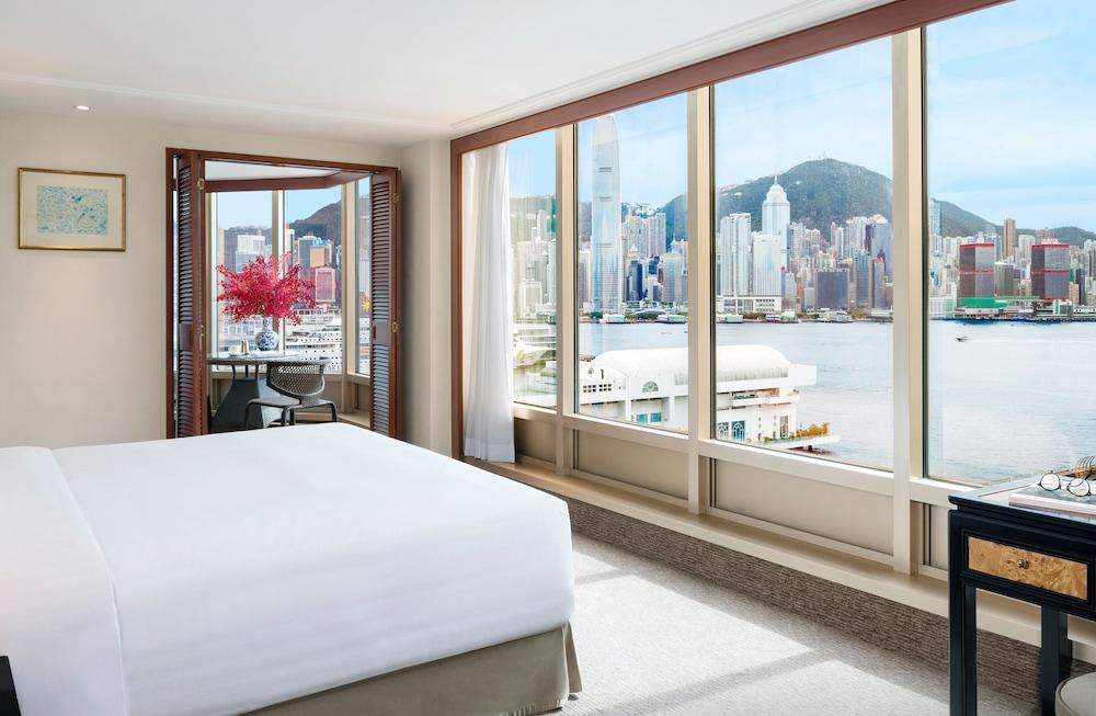 Royal Pacific Hotel Room Type - Towers Harbour Suite 