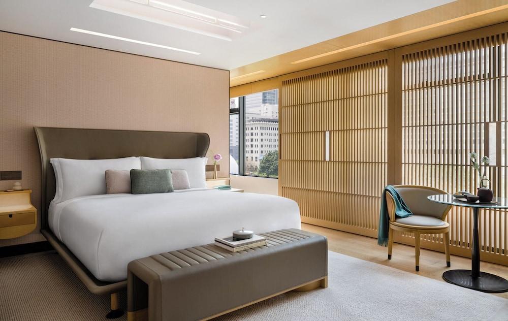Regent Hong Kong Room Type - Premium Room, 1 King Bed