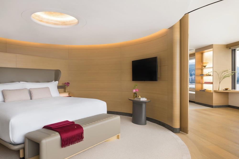 Regent Hong Kong Room Type - Club Suite, 1 Bedroom, Harbor View, Corner (Regent Club Access) Regent Hong Kong Room Type - Club Suite, 1 Bedroom, Harbor View, Corner (Regent Club Access)