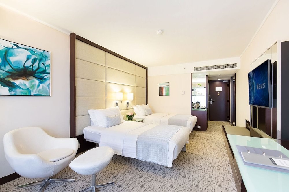 Regal Kowloon Hotel Room Type - Club Deluxe Room Regal Kowloon Hotel Room Type - Club Deluxe Room