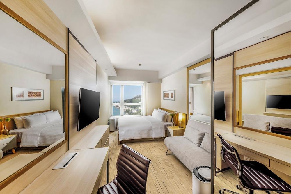 Royal View Hotel Room Type - Ocean View Studio Room (1 Queen bed)