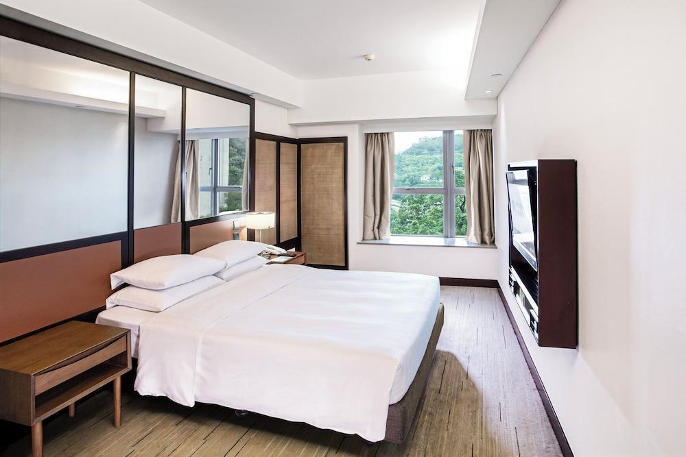 Royal View Hotel Room Type - Mountain View Room (1 Queen bed)