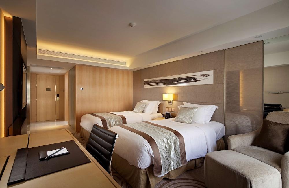 The Royal Garden Room Type - Premier Room, City View