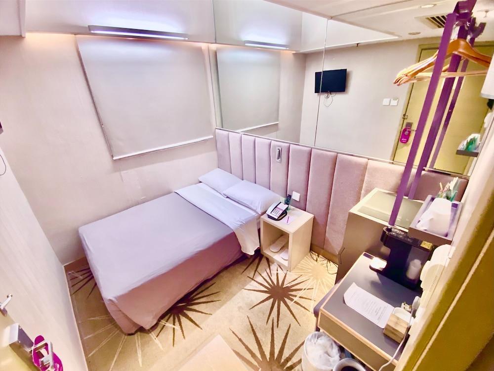 Silka Far East Hotel Hong Kong Room Type - Standard Double Room with Sandblasted Window