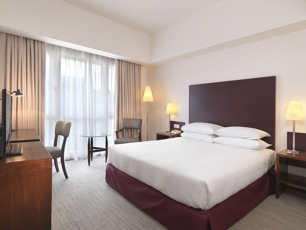 Hotel Capitol Kuala Lumpur Room Type - Premium Queen