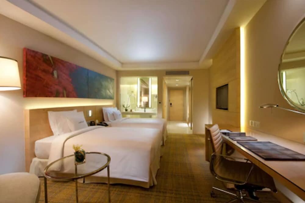 DoubleTree by Hilton Kuala Lumpur Room Type - Executive Twin Room, Mountain View