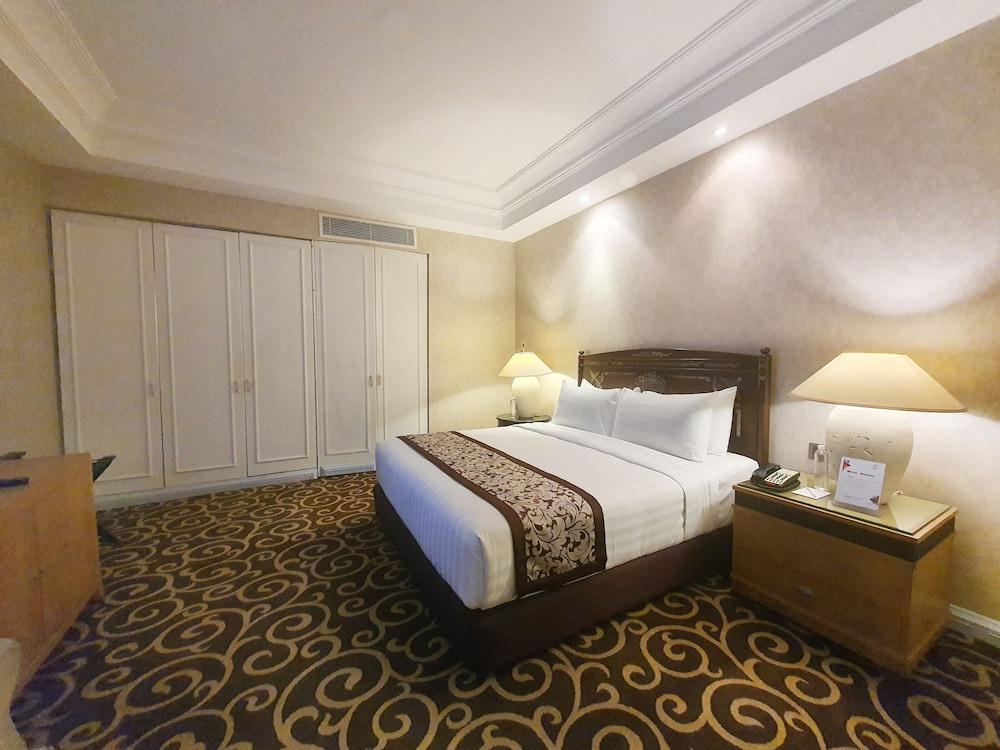 Sunway Hotel Putra Kuala Lumpur - Tap to explore photos