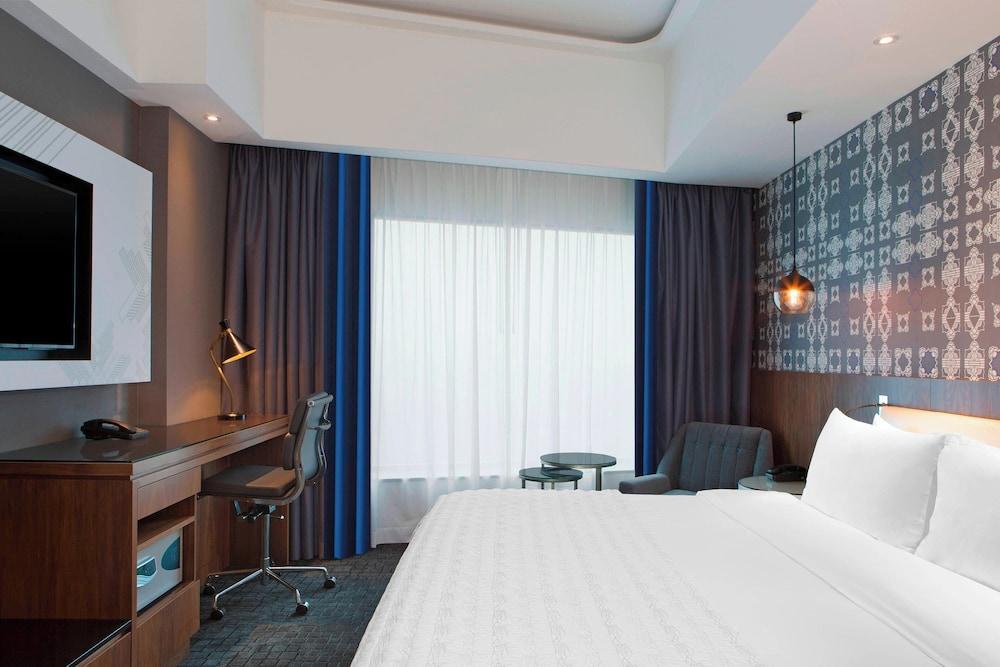 Le Meridien Kuala Lumpur Room Type - Room, 1 King Bed, Non Smoking, Corner