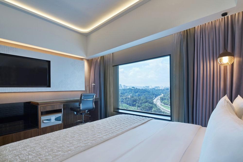 Le Meridien Kuala Lumpur Room Type - Room, 1 King Bed, Non Smoking