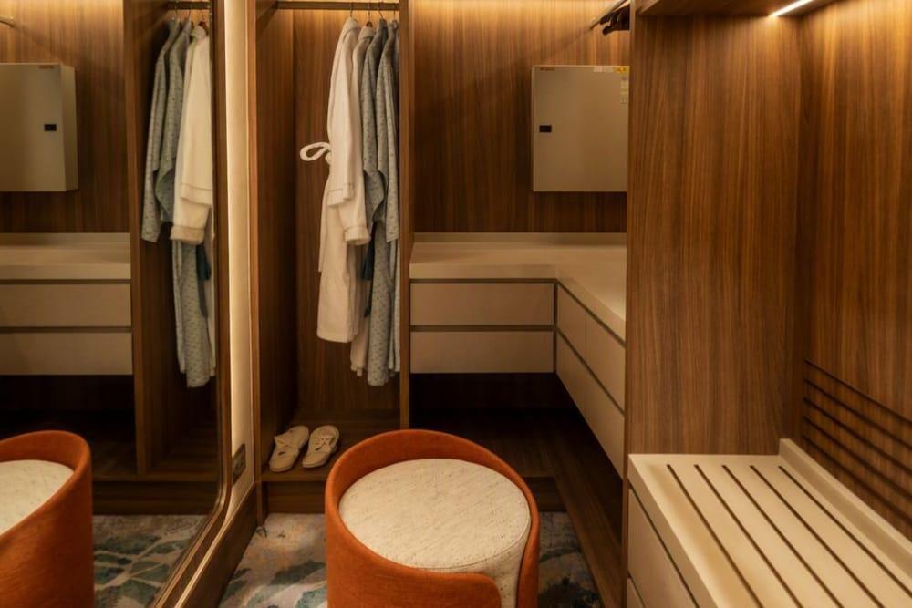 Mandarin Oriental, Kuala Lumpur Room Type - 2 Bedroom Apartment King Bed, Twin Beds