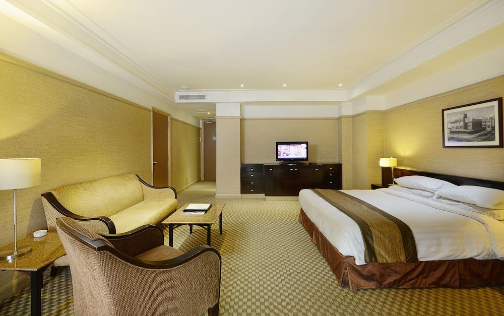 Pacific Regency Hotel Suites - Tap to explore photos