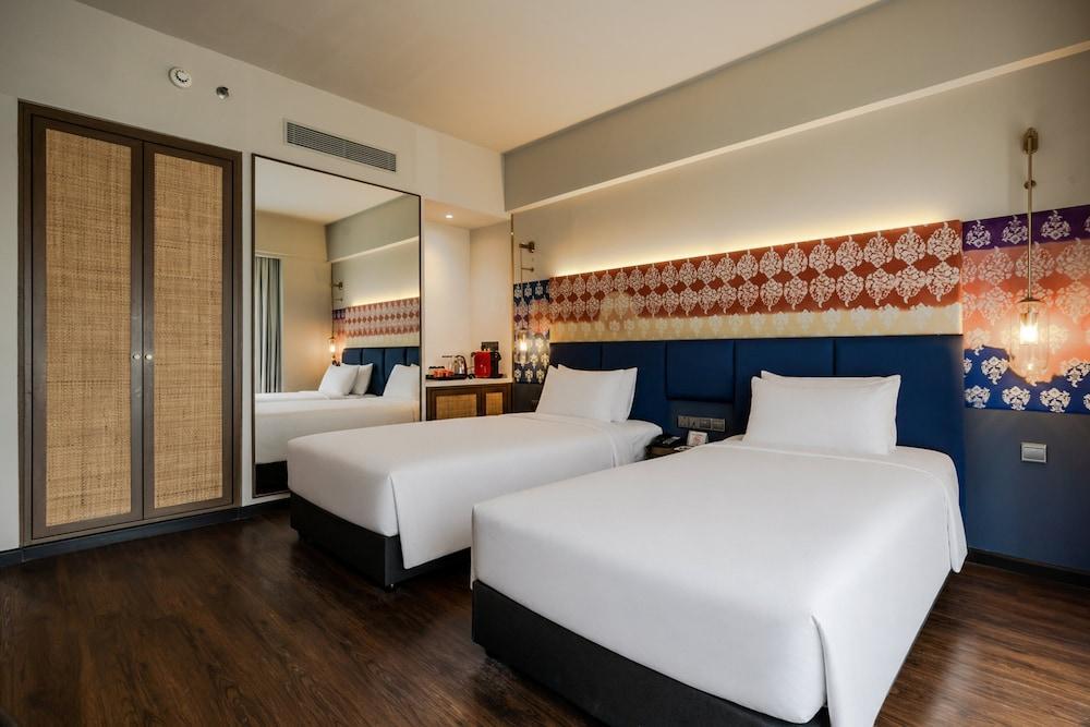 Hotel Maya Kuala Lumpur City Centre - Tap to explore photos