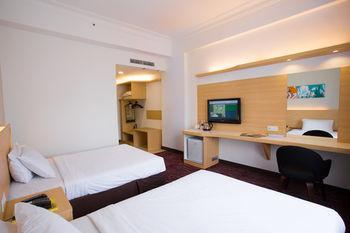 Prescott Hotel KL Medan Tuanku - Tap to explore photos