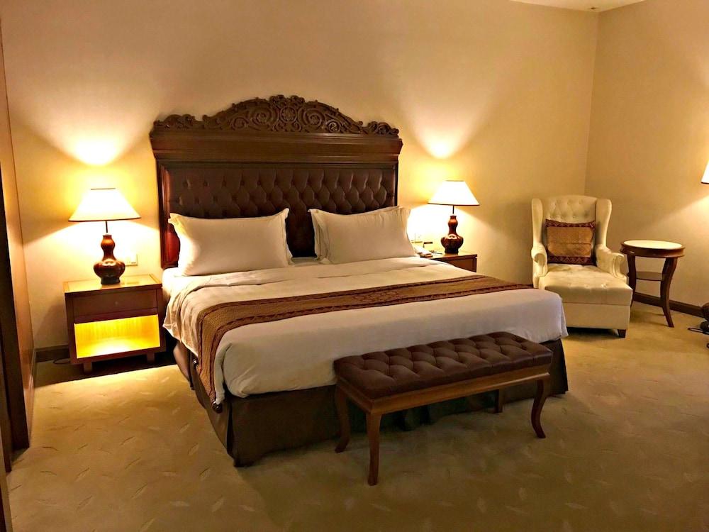 Royale Chulan Kuala Lumpur Room Type - Premier King