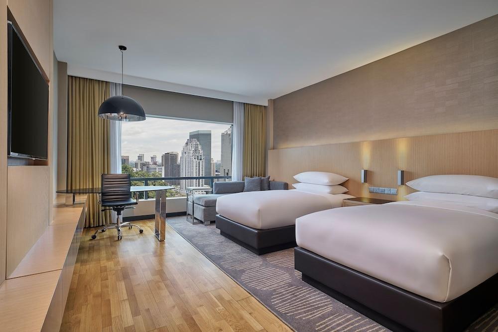 Renaissance Kuala Lumpur Hotel Room Type - Deluxe Room, 2 Twin Beds