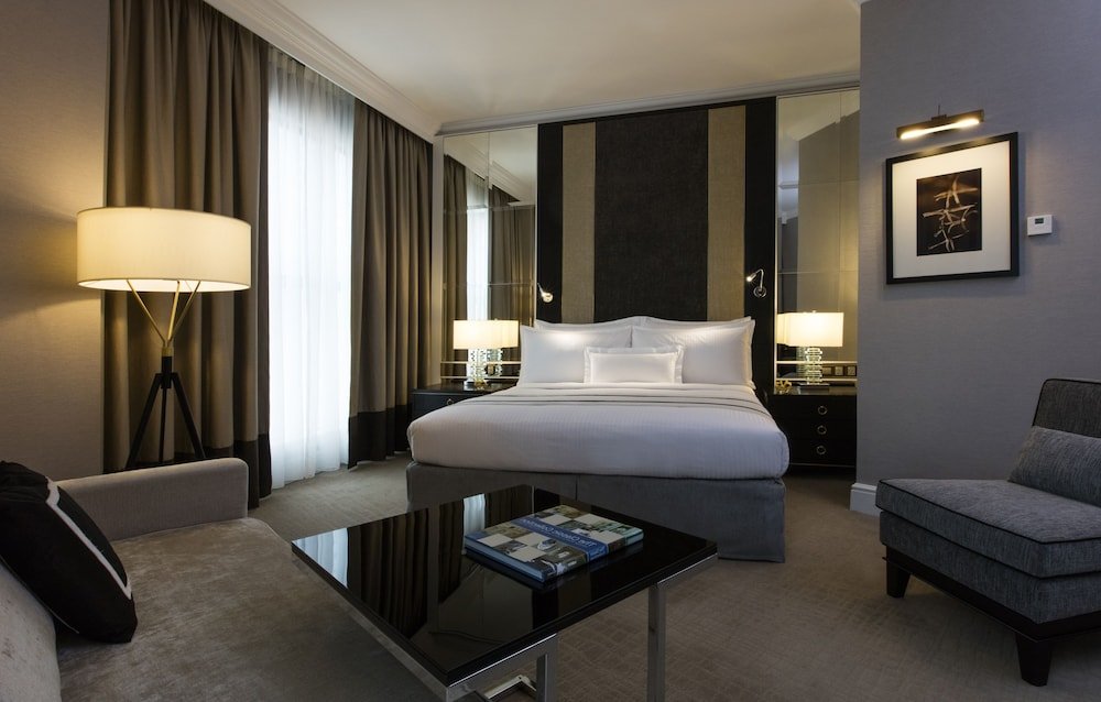 The Ritz-Carlton, Kuala Lumpur - Tap to explore photos