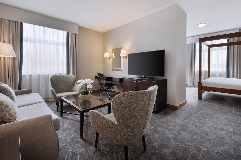 Delta Hotels by Marriott Bexleyheath Room Type - Suite, 1 Bedroom